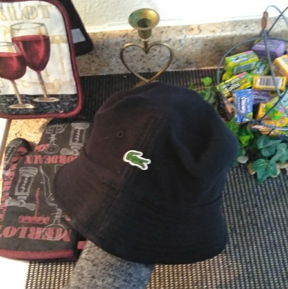 mens lacoste bucket hat